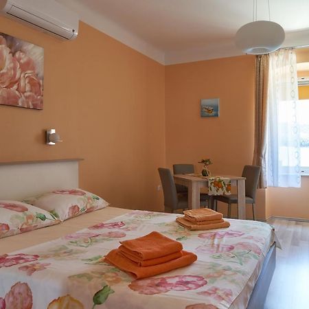 קרס Apartments Nives מראה חיצוני תמונה