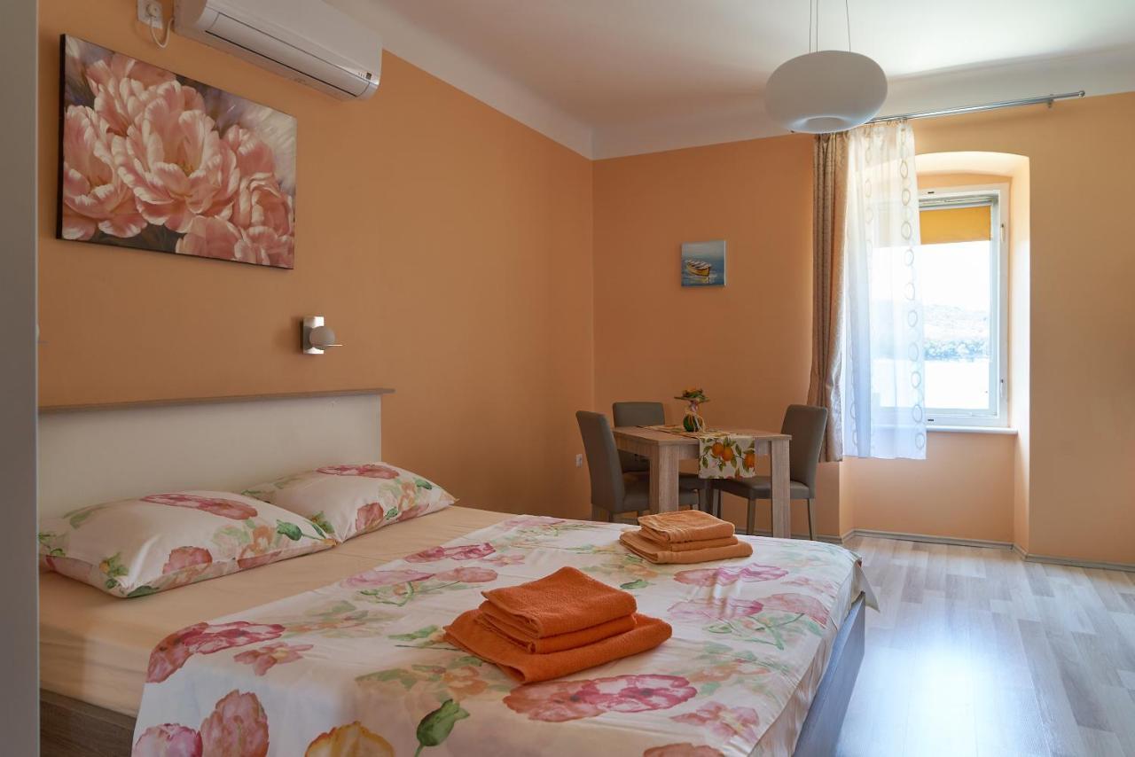 קרס Apartments Nives מראה חיצוני תמונה