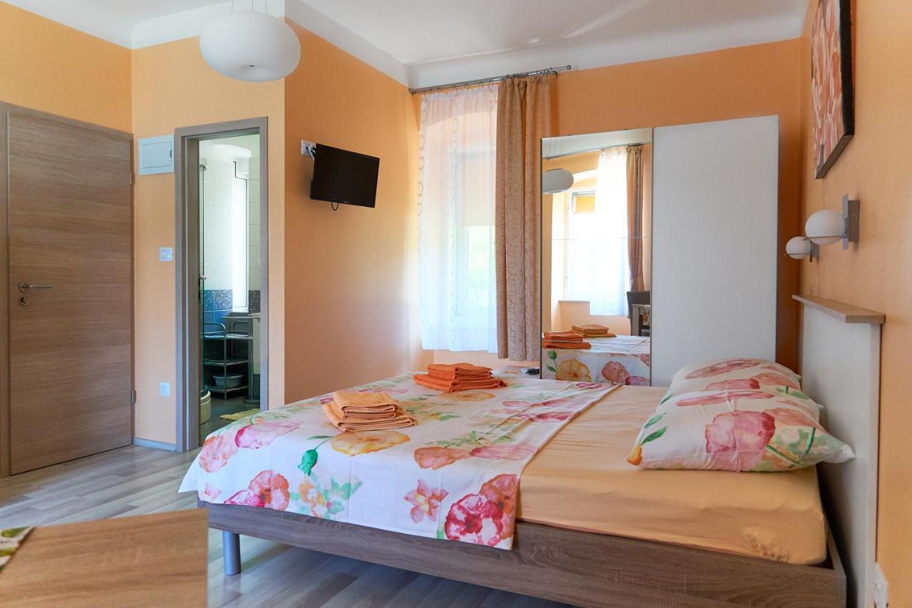 קרס Apartments Nives מראה חיצוני תמונה